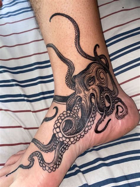 Octopus | Octopus tattoo design, Octopus tattoos, Octopus tattoo sleeve