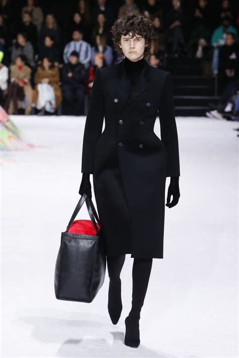 Balenciaga | Модные стили, Женские зимние наряды, Готовое изделие