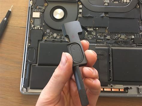 MacBook Pro 16" (2019) Left Speaker
