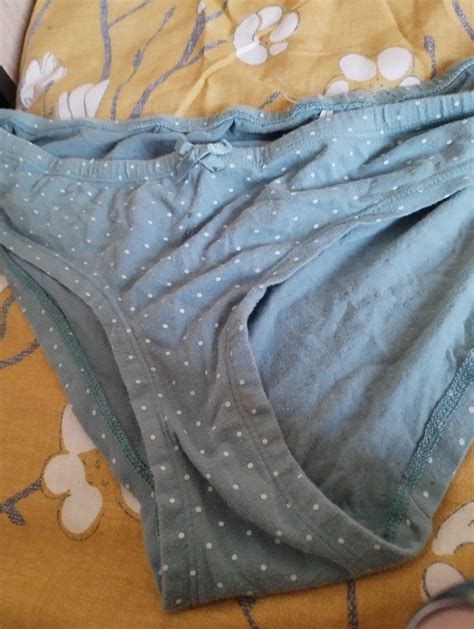 yourmomspantiesandbra