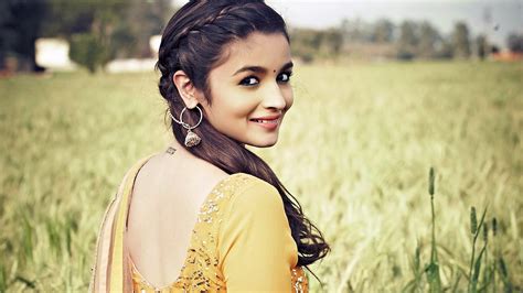Cute Alia Bhatt Wallpapers Hd