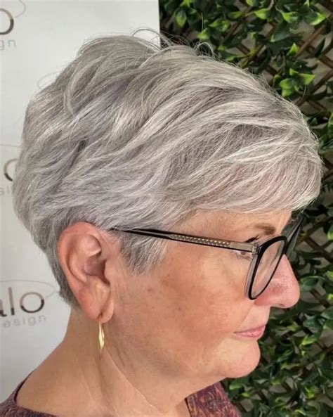 Top 29 Short Haircuts 2024 for Women Over 60 - Chic & Timeless Looks ...