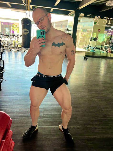 Critics are divided over peter lugo restaurant service after recent reviews 8