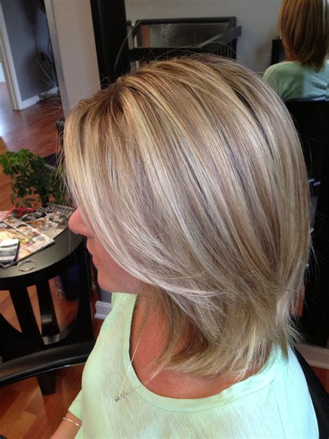 Enhance Your Look with Blonde Lowlights Short Hair: 5 Inspiring Ideas