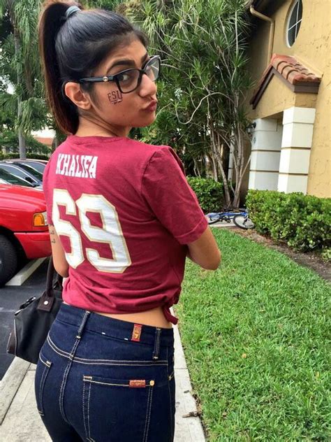 hot mia khalifa butt gallery celebrity pictures