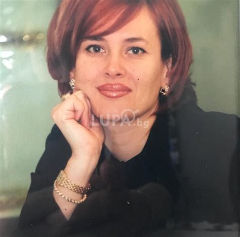 Ето я Маринела Арабаджиева преди пластичните операции (Снимка)