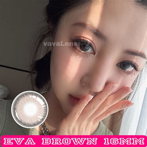 Eva Brown – VavaLens