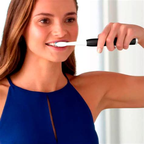 Электрическая зубная щетка Oral-B Pulsonic Slim Clean 2000 Black купить ...