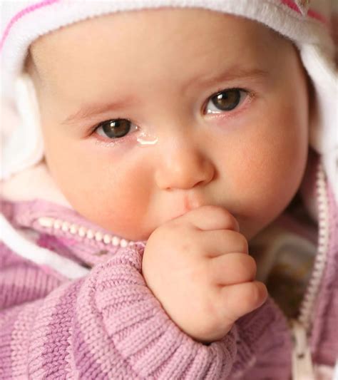 Pink Eye During Pregnancy: Causes, Symptoms & Natural Remedies