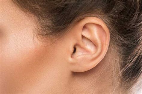 Почему чешутся уши внутри? Причины и методы лечения