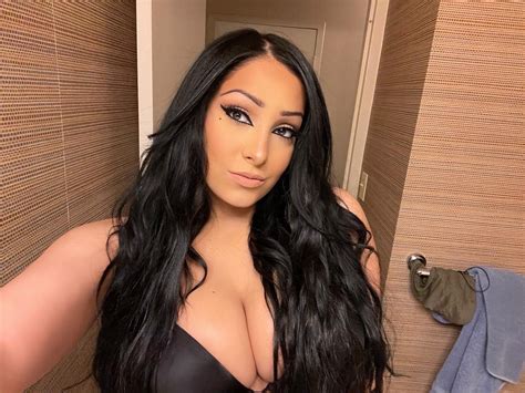Mandy Leon : r/WrestleFap