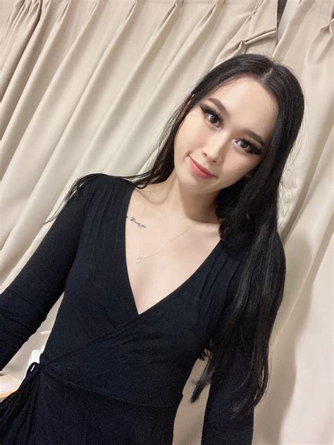 Small titty gang ️ | Scrolller