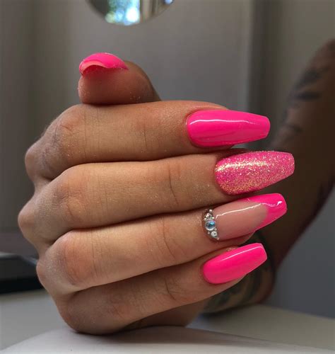 neon pink nail color