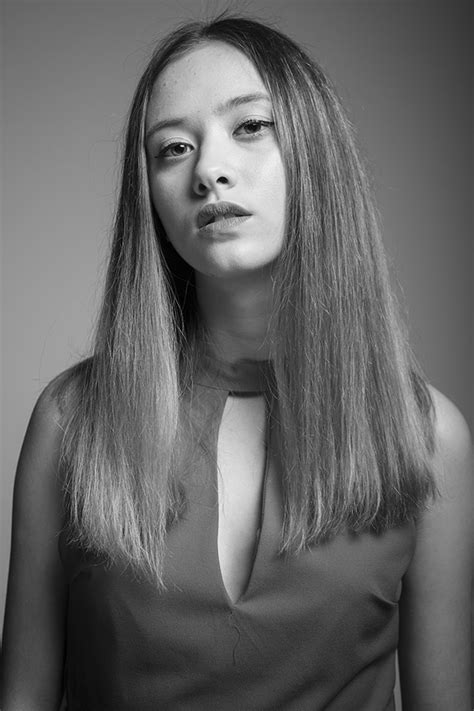 MICHELA - CREATIVE MODELS - International Photomodel - Model