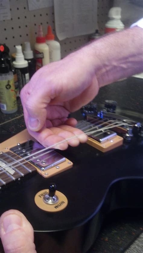 how to change electric guitar strings 3