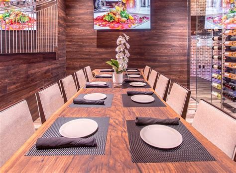 What you can expect when visiting east river 9 houston tonight 13