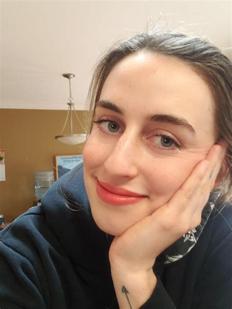 Faux freckles and a bold lip :) : r/MakeupAddiction