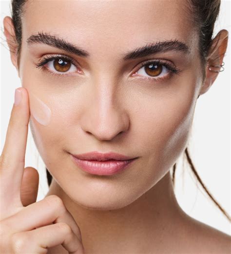 VICHY UV-Сlear Невесомый солнцезащитный флюид для лица — где купить