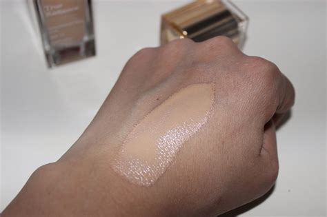 Makeup Monday: Clarins True Radiance Foundation SPF15 | SKIN DEEP