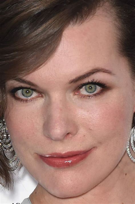 Milla Jovovich Eye Colour - 4K Artist Wallpaper