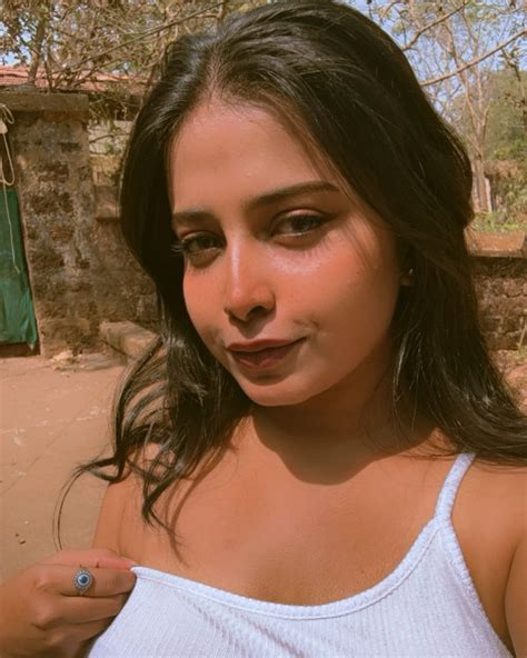 Jenny Pereira (@__jenny_pereira__) • Instagram photos and videos