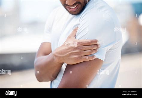 arm pain fitness injury  person  muscle inflammation