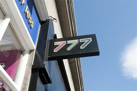 777 Restaurant - Tom Phillips + Associates