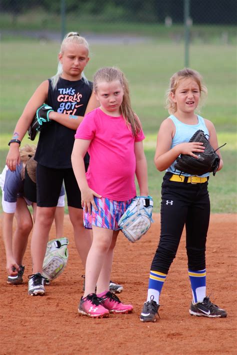 Bees Softball Camp 17 – The Flash Today Erath County