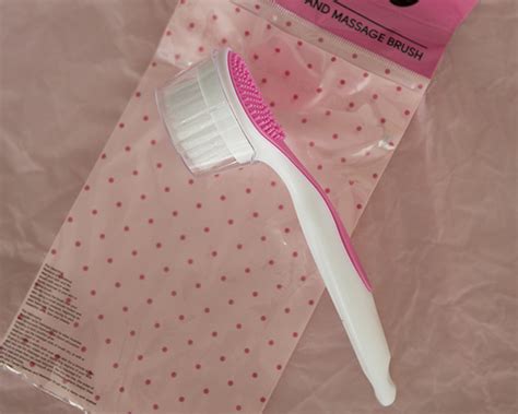 Primark // facial cleanse and massage brush - Miss Prettiness