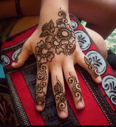 easy mehedi design