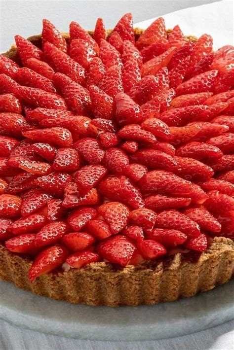 Пирог с клубникой в кремовой сметанной заливке: рецепт | Tart recipes ...
