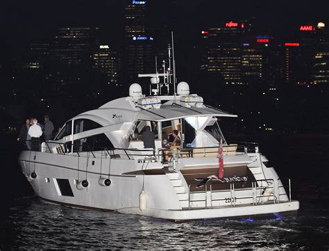 "Taylor Swift admire le port de Sydney" - (Q mixte) - Août 3rd, 2012