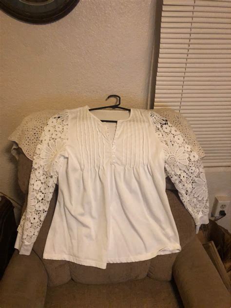 208 BOISE BUY SELL TRADE ANYTHING!!! | Beautiful white blouse with lace