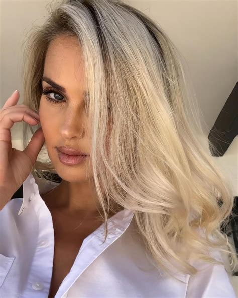 Leanna Bartlett | Feelin’ my vibe in @fashionnova little black dress