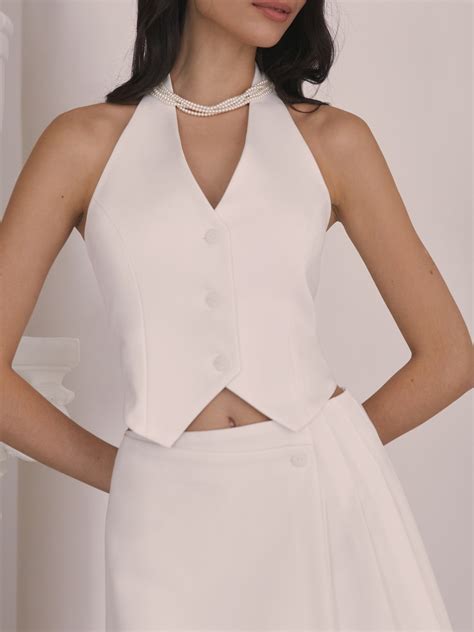 Приталенный жилет с открытыми плечами :: LICHI - Online fashion store