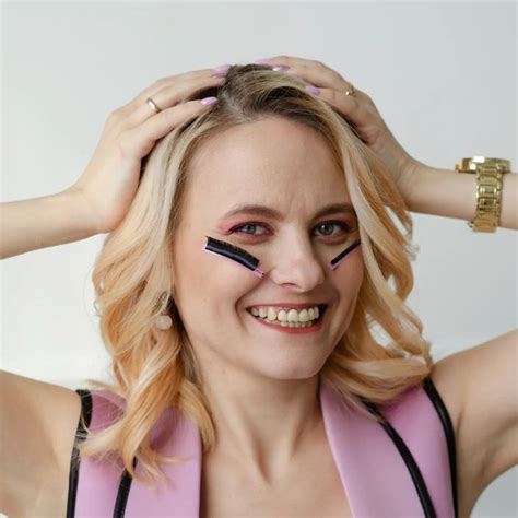 LED НАРАЩИВАНИЕ РЕСНИЦ | КУРСЫ | ТОМСК (@teti_neweyes) • Threads, Say more