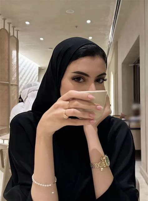 Pin by WalaaAbdullah👑 on Beauty 💕 | Abayas fashion, Modesty fashion