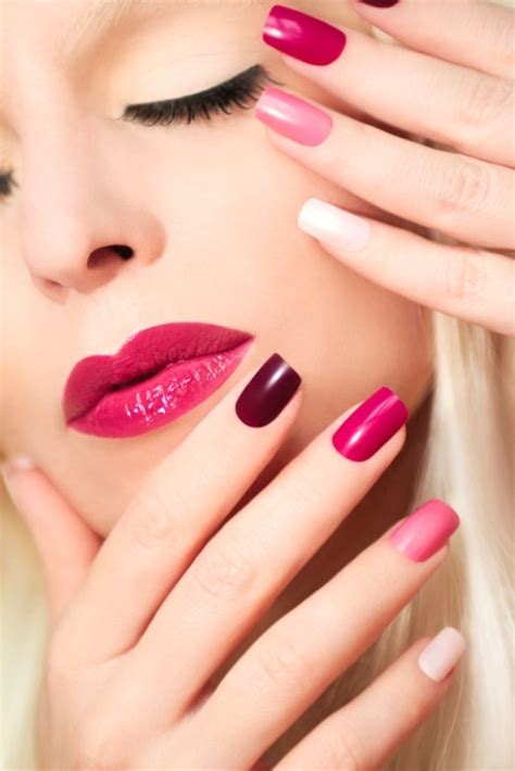Многоцветен маникюр - 30 идеи | Страница 27 | Rozali.com