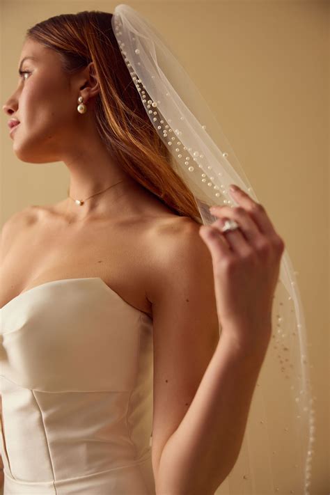 SCATTERED PEARL EDGE VEIL | Vow'd Weddings