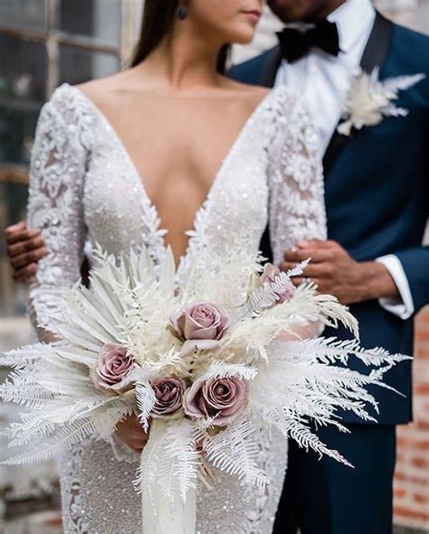 Vesna Sposa on Instagram: “Details ️ • Credit @bertabridal” | Wedding ...