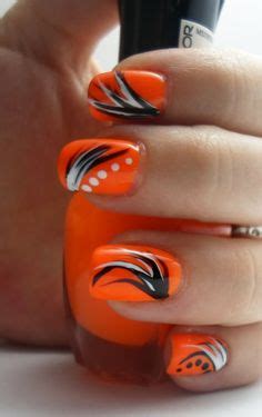 18 Pretty Orange Nail Designs - Pretty Designs