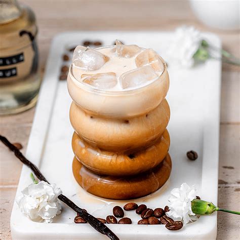 how to make a vanilla iced coffee at home