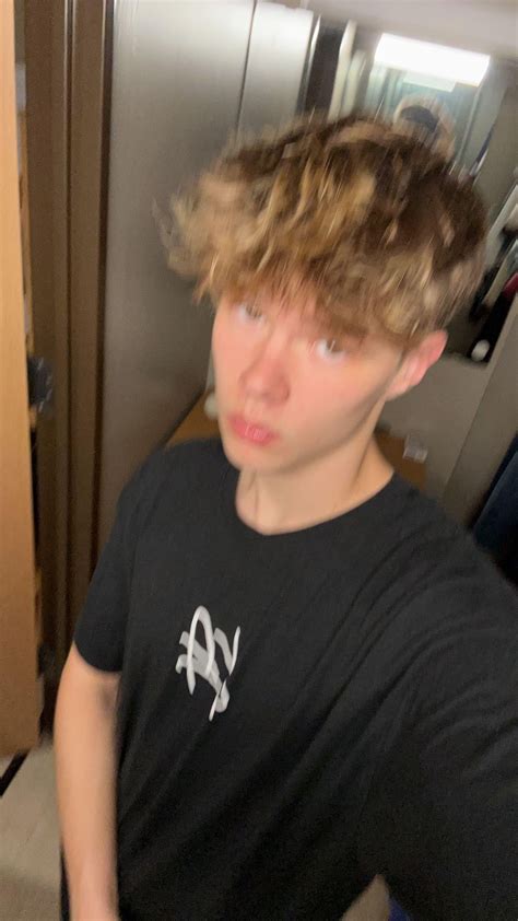 Are you surprised a twink like me has a dick like this? : r