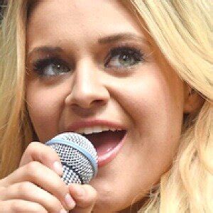 Kelsea Ballerini Reveals The Real Reason She & Evans Divorced - ZergNet