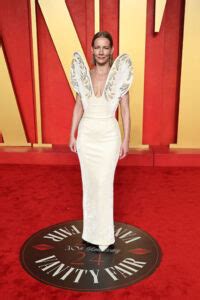 Sandra Hüller Wore Schiaparelli Haute Couture To The 2024 Vanity Fair ...