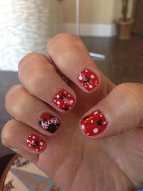 fall disney nails 2