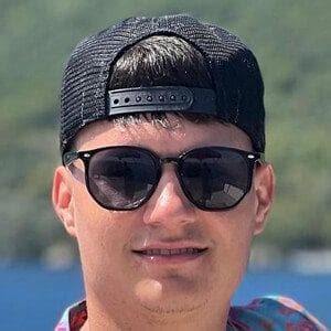 danu vlogs age bio family famous birthdays