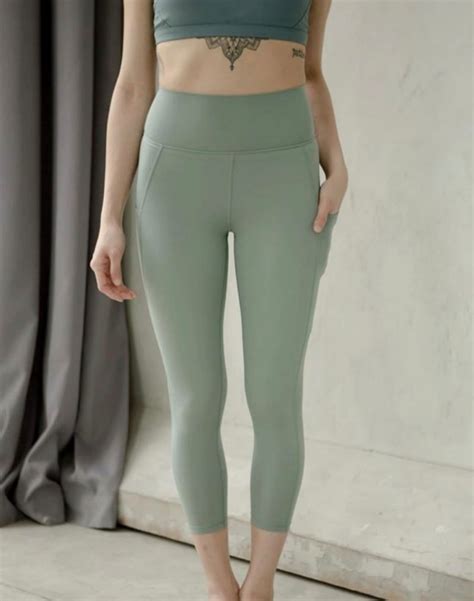 Vivre Breathe Easy Performance Crop in Chinois Green, Women's Fashion ...