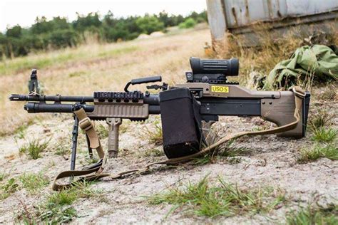 Forsvarets nye LMG : M60 eller HK121