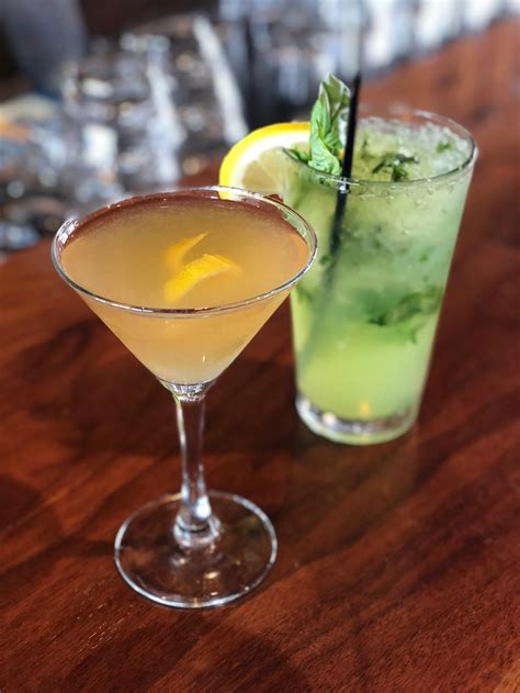 winona minnesota riverfront restaurant — Boat House Winona